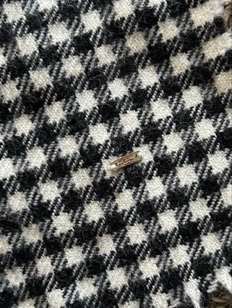 サンローラン パリ ロゴ　プレート　チェック柄 フリンジ マフラー ストール