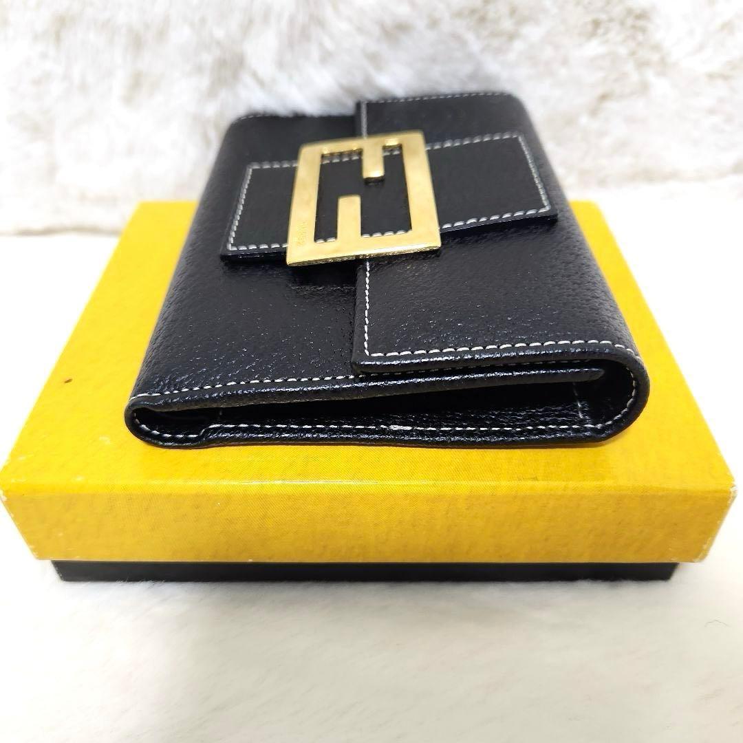 ✨新品未使用　箱付き✨フェンディ　三つ折り　ズッカ　　レザー　ブラック　金具