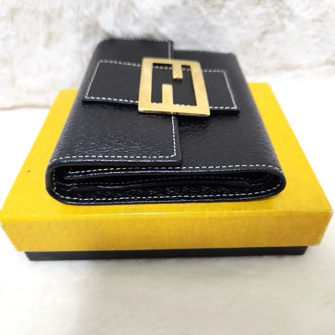 ✨新品未使用　箱付き✨フェンディ　三つ折り　ズッカ　　レザー　ブラック　金具
