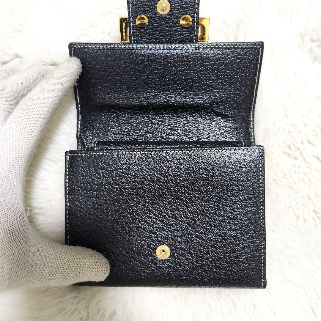 ✨新品未使用　箱付き✨フェンディ　三つ折り　ズッカ　　レザー　ブラック　金具