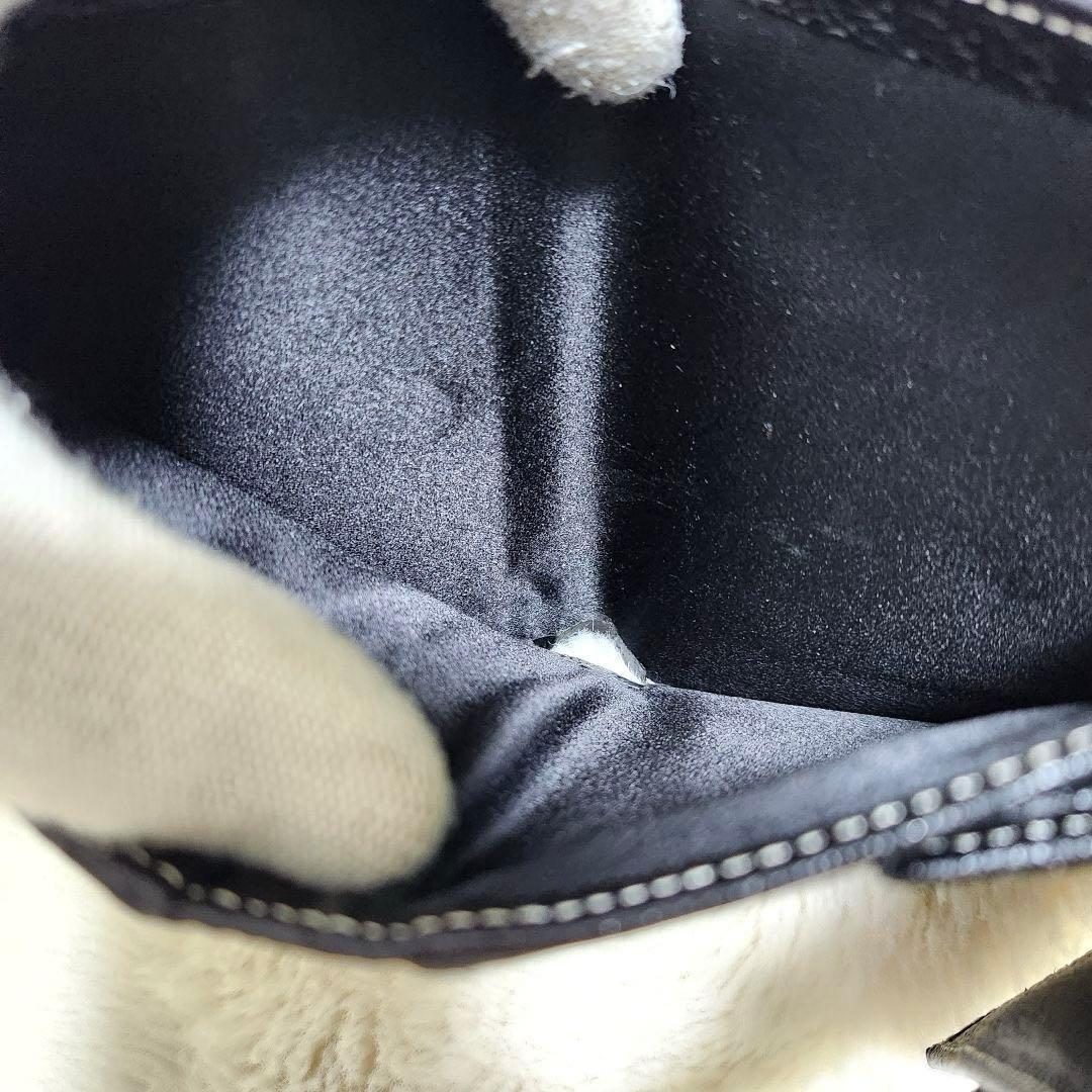 ✨新品未使用　箱付き✨フェンディ　三つ折り　ズッカ　　レザー　ブラック　金具