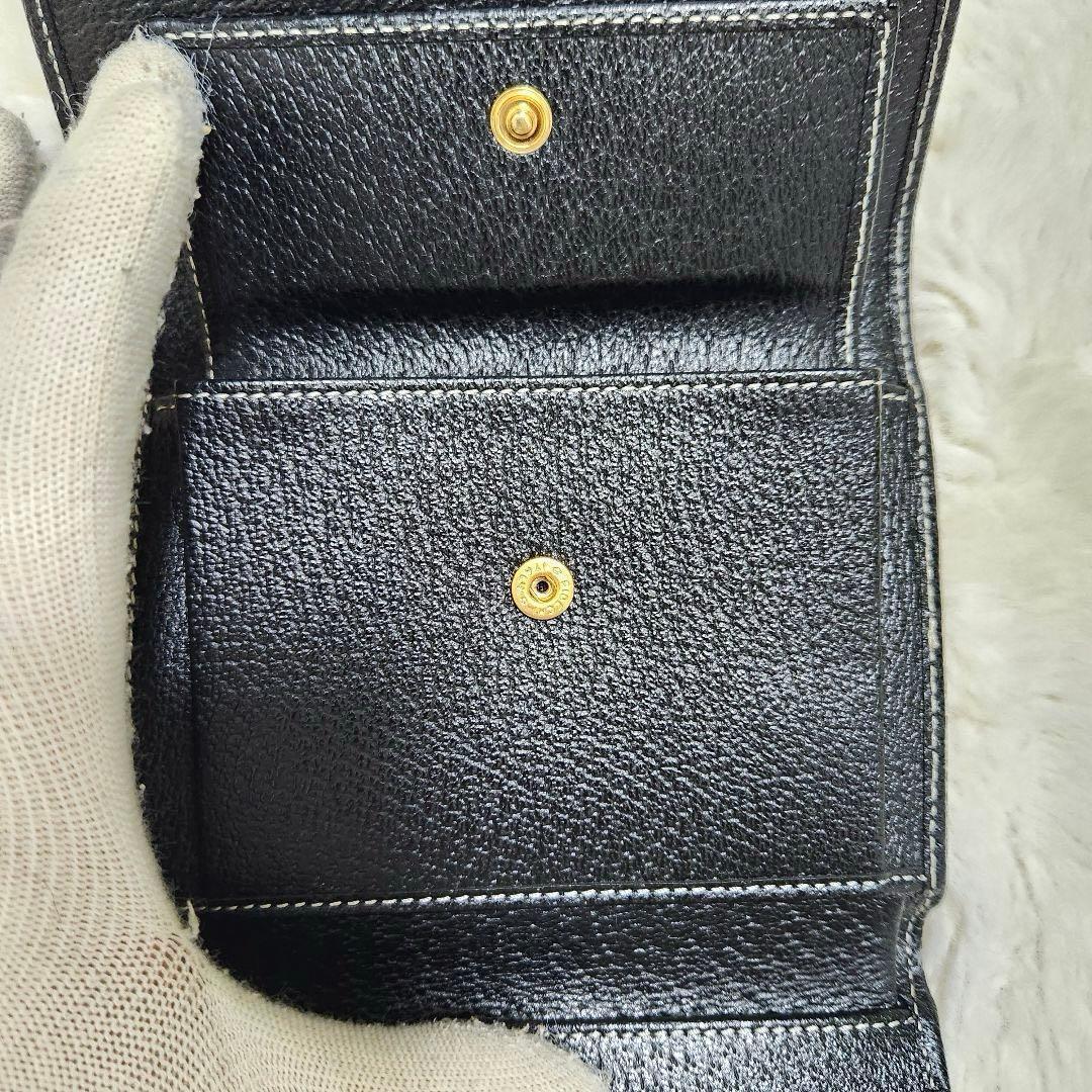 ✨新品未使用　箱付き✨フェンディ　三つ折り　ズッカ　　レザー　ブラック　金具