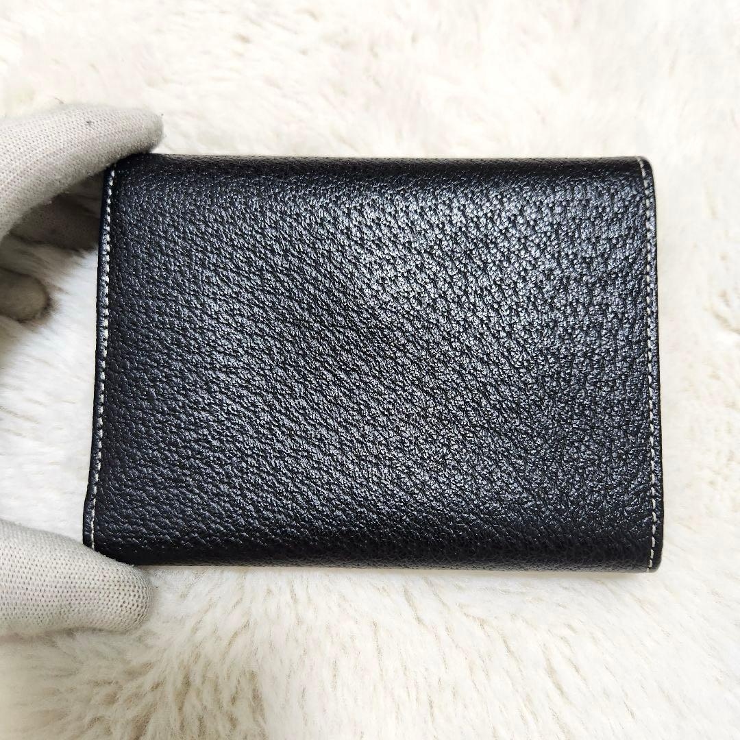 ✨新品未使用　箱付き✨フェンディ　三つ折り　ズッカ　　レザー　ブラック　金具