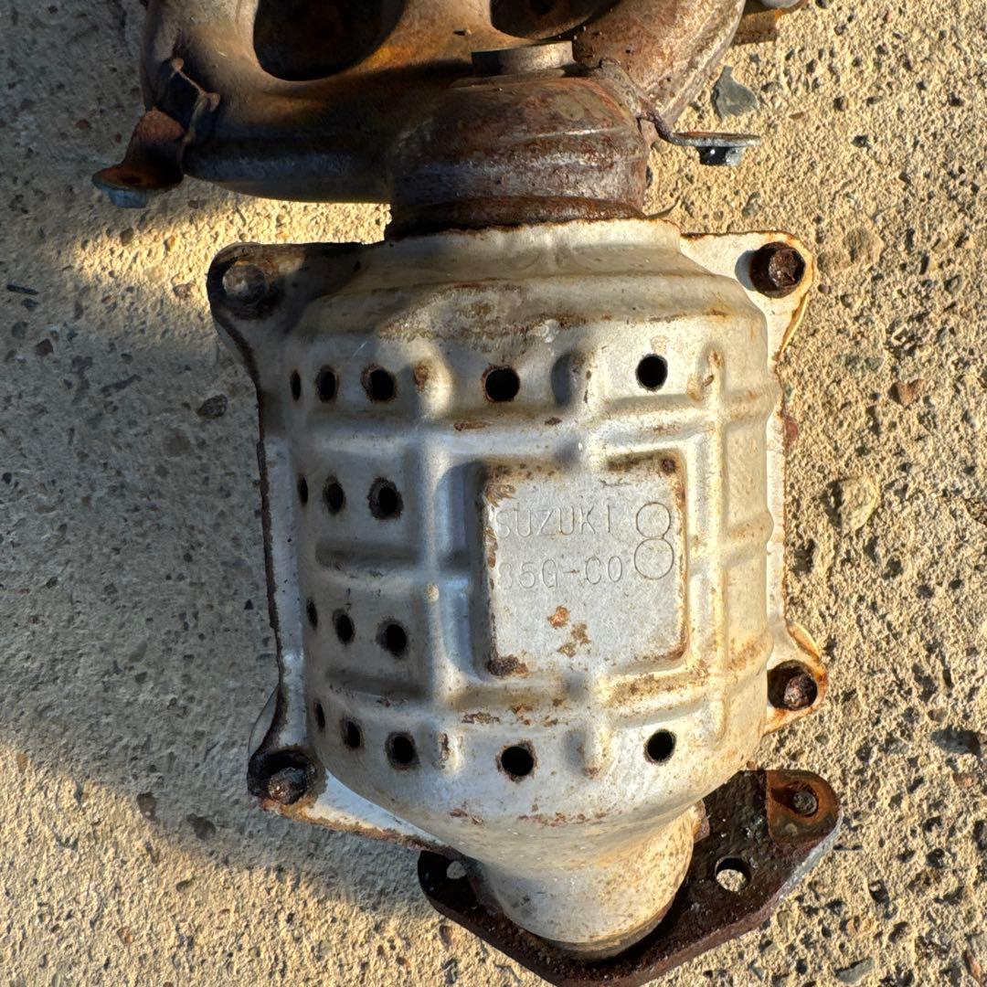 触媒　K6A CO8 ２個セット　ジャンク