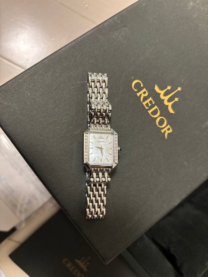 B5578 CREDOR ダイヤモンド装飾 シェル文字盤　レディース時計
