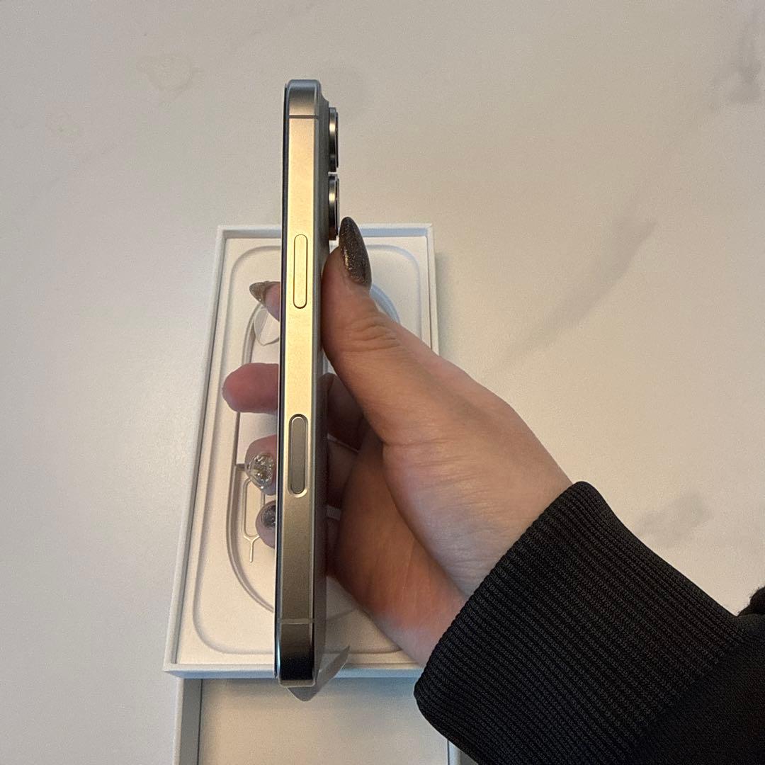 スマートフォン本体 a