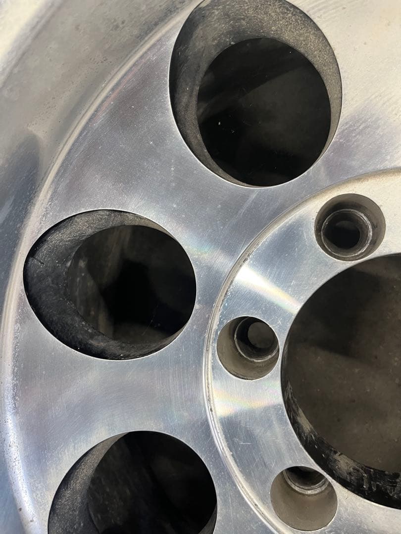 YUTAミッキートンプソン風16インチホイール