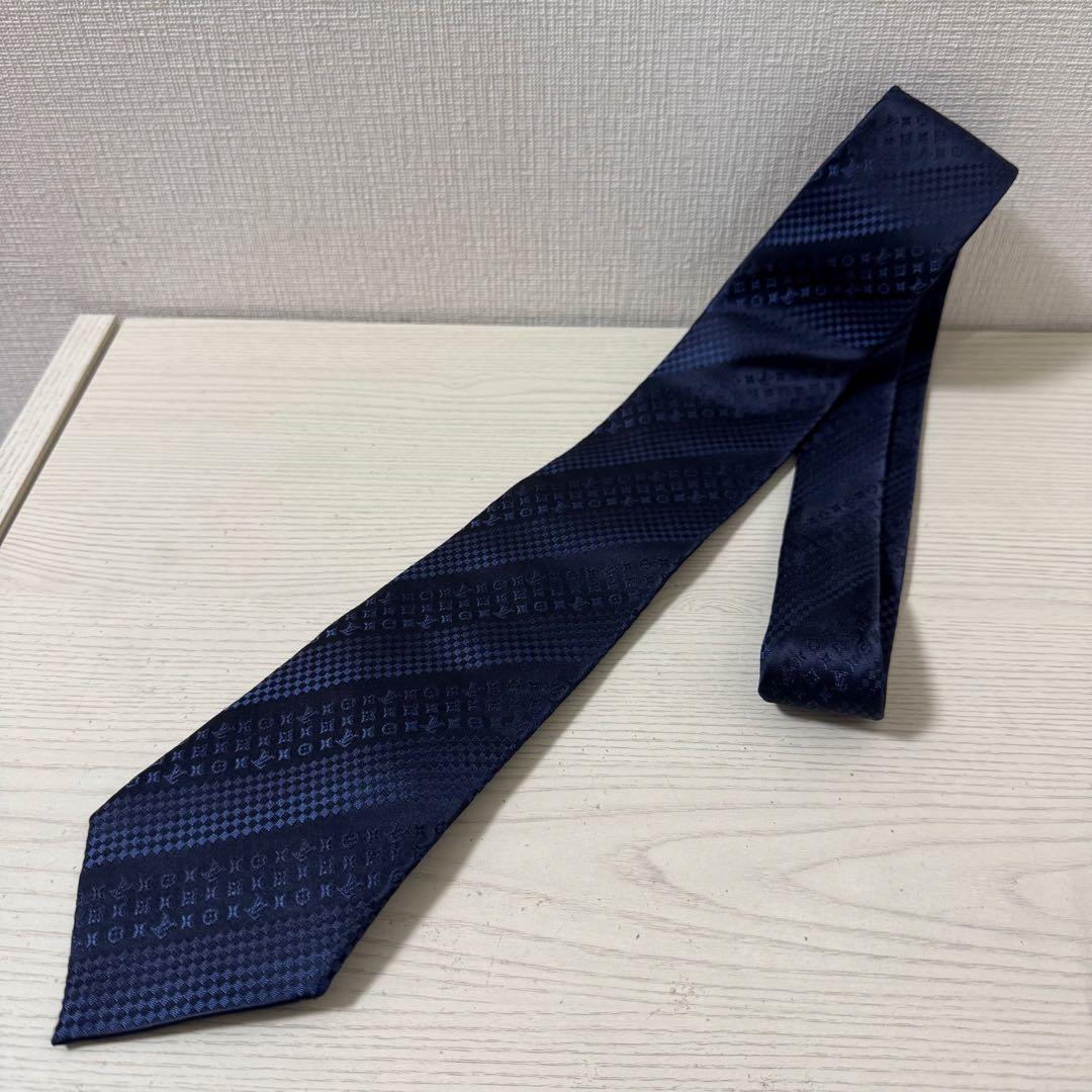 【新品同様】ルイヴィトン　クラヴァット パーティー ネクタイ　ネイビー　ダミエ