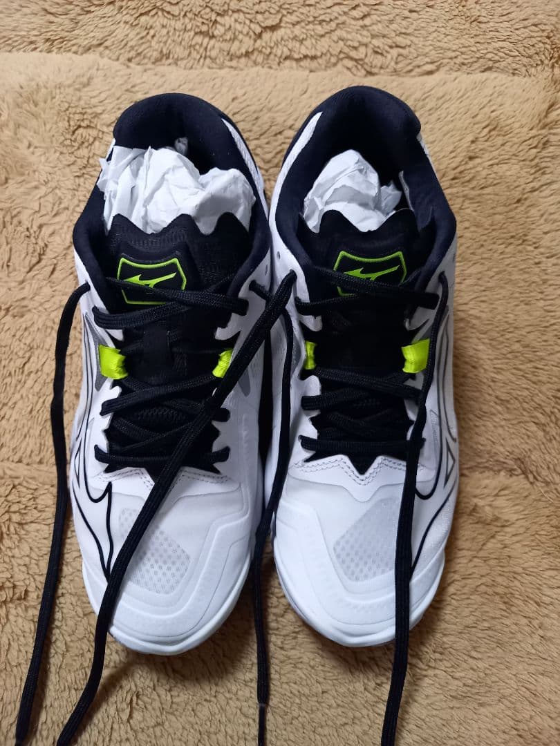 mizuno　バレーボールシューズ(ウエーブライトニングZ8)23.5cm
