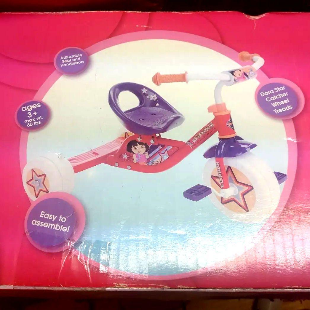 DORA the EXPLORER　ドーラ　三輪車