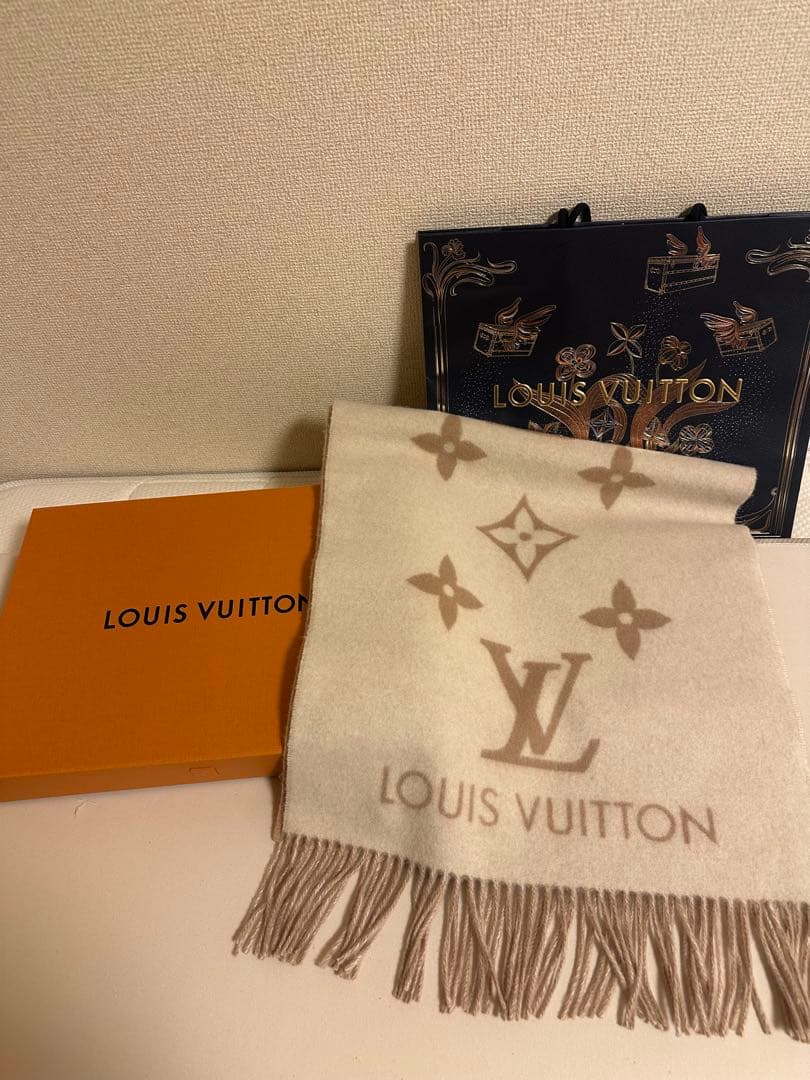 ルイヴィトン モノグラム ベージュ アイボリー マフラー レイキャビック