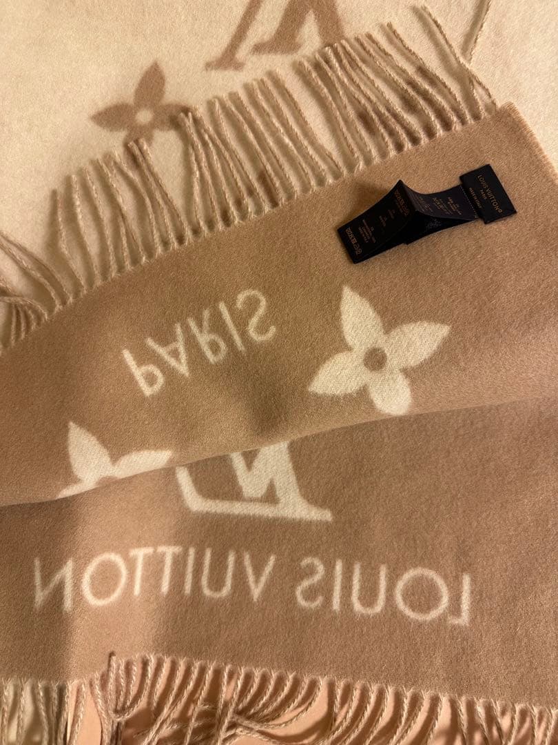 ルイヴィトン モノグラム ベージュ アイボリー マフラー レイキャビック