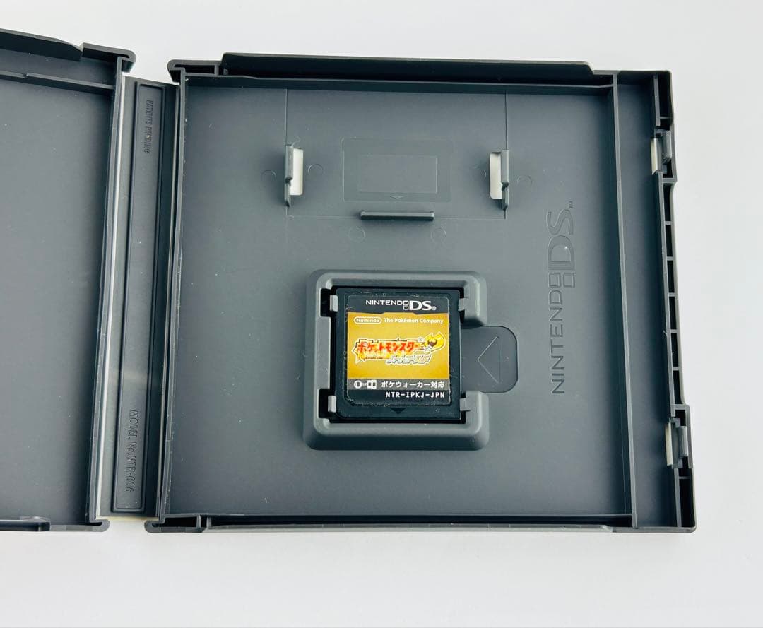 美品 Nintendo 3DS ポケットモンスター ハートゴールド ポケモン