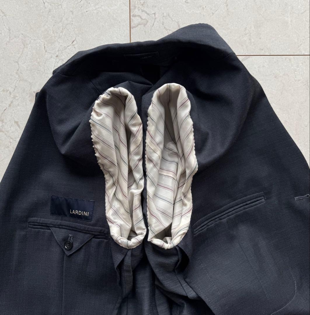 【極美品・未使用級】 LARDINI ラルディーニ スーツ 近年ロゴ 48