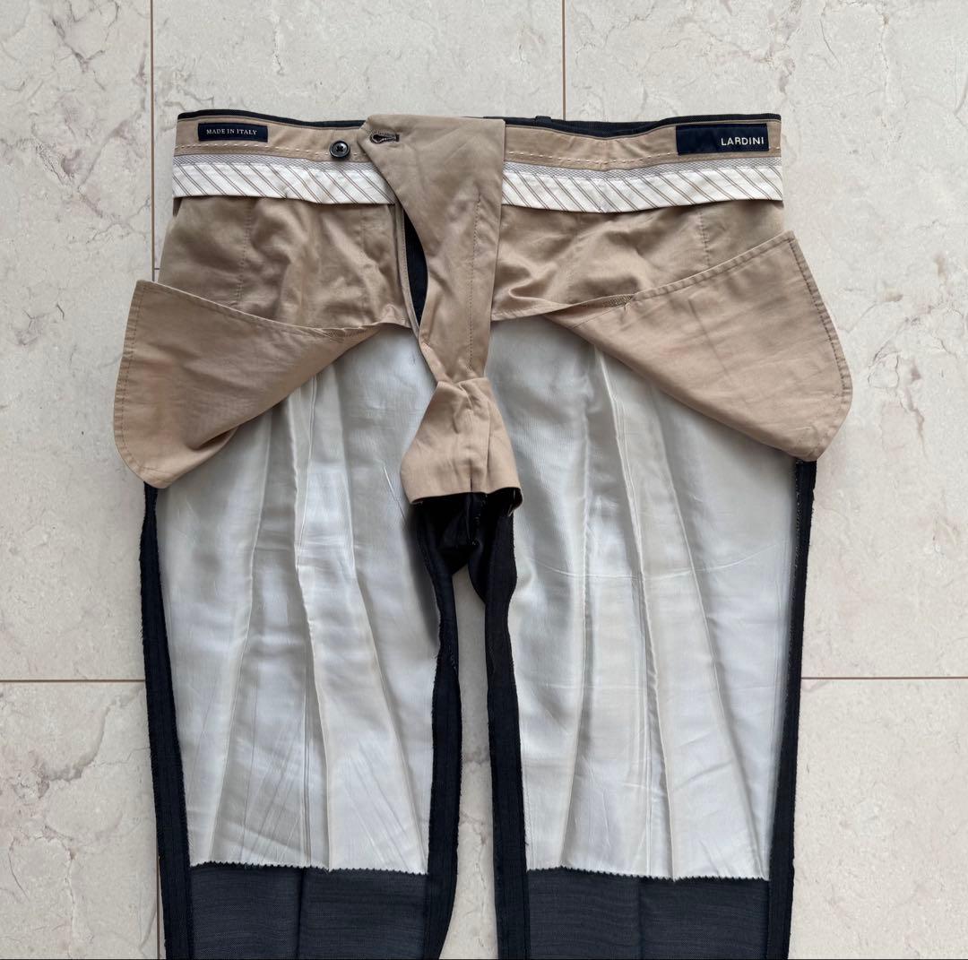 【極美品・未使用級】 LARDINI ラルディーニ スーツ 近年ロゴ 48