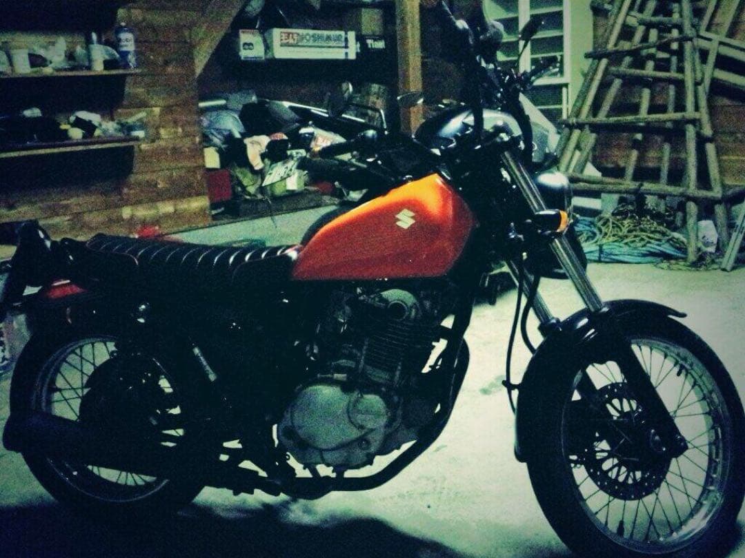 《値下げ希望対応中》超美品！グラストラッカー 純正タンク　オレンジ