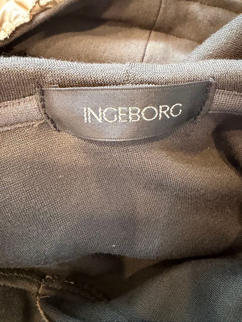 フード付きロングワンピース モスグリーンベージュ