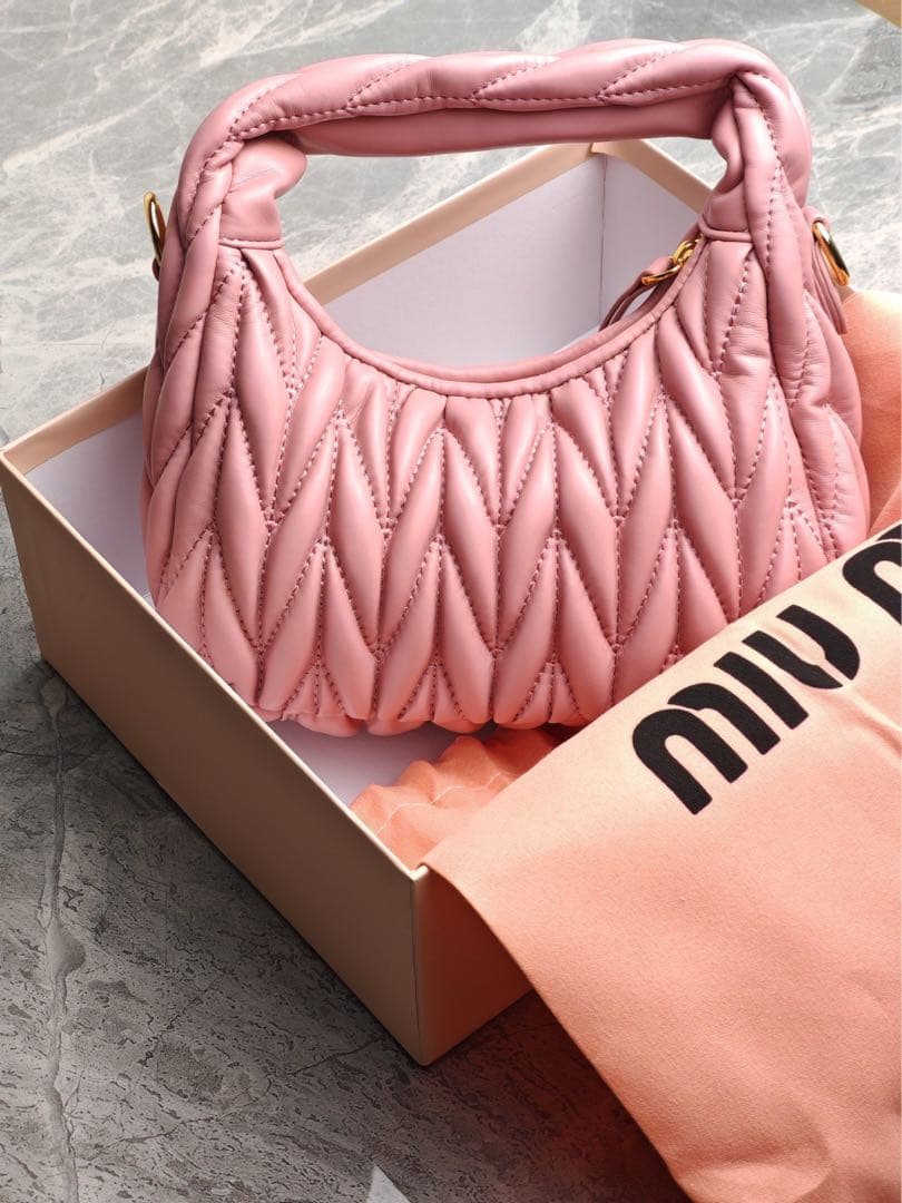 MIU MIU キルティング ミニボストンバッグ ピンク