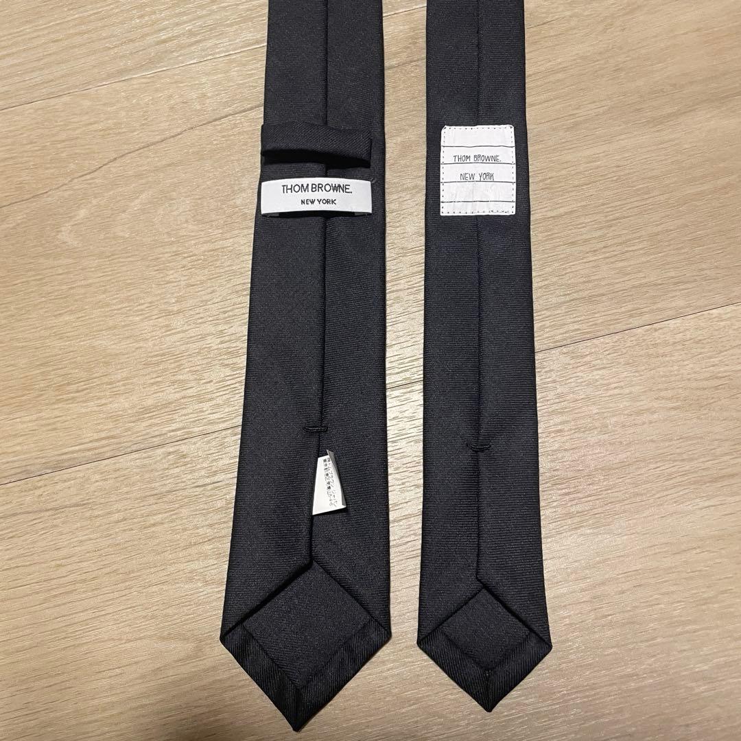 トムブラウン ダークグレー ネクタイ