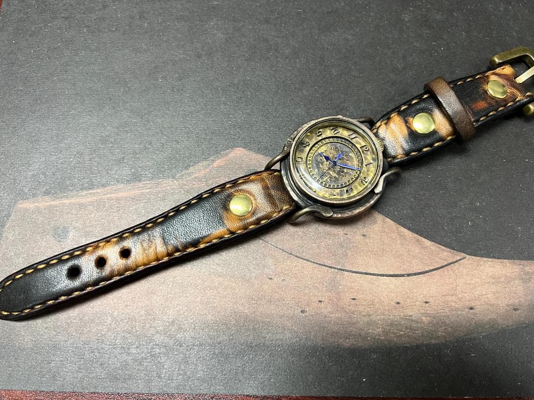 アークラフト ビンテージ風 ハンドメイド クォーツ 奄美大島 泥染めレザーバンド