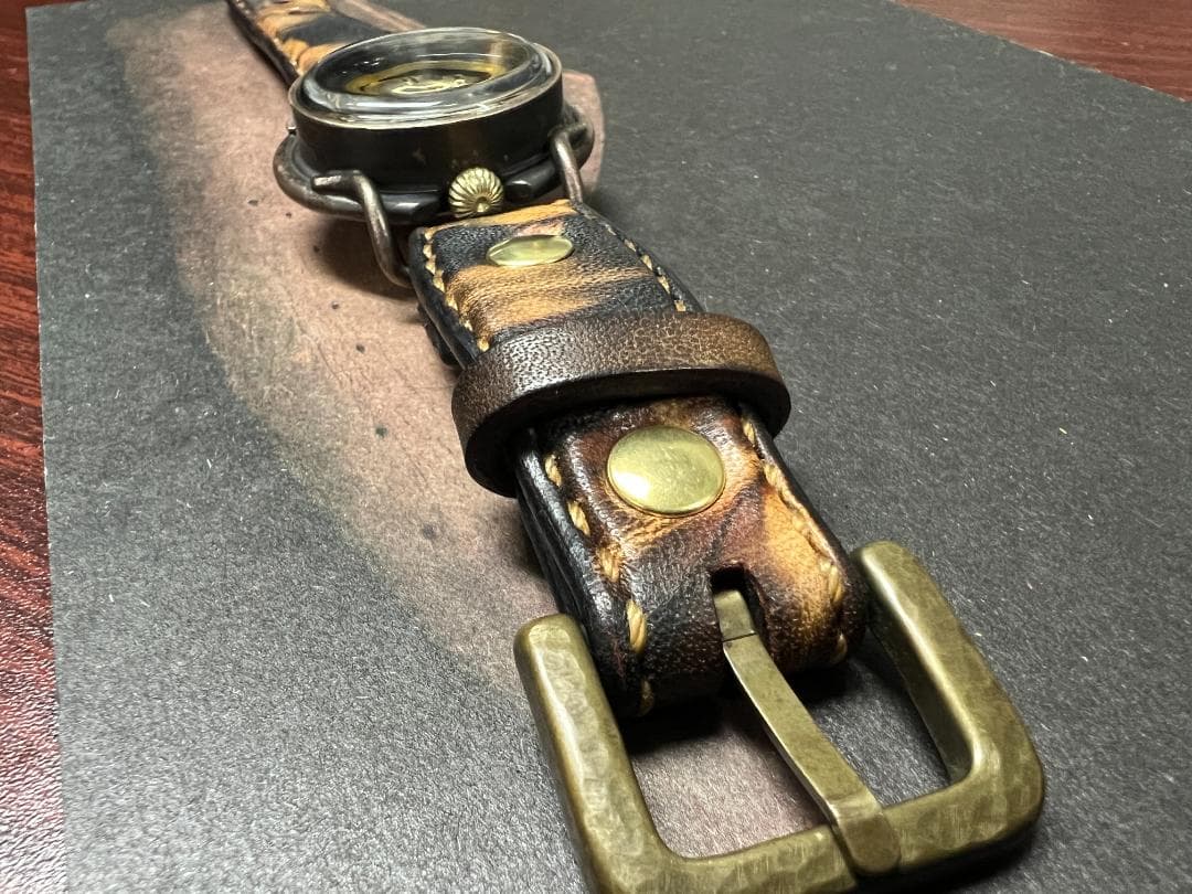 アークラフト ビンテージ風 ハンドメイド クォーツ 奄美大島 泥染めレザーバンド