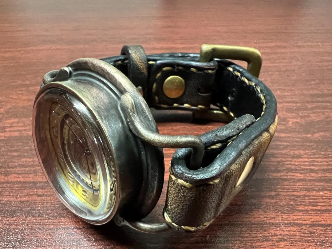 アークラフト ビンテージ風 ハンドメイド クォーツ 奄美大島 泥染めレザーバンド