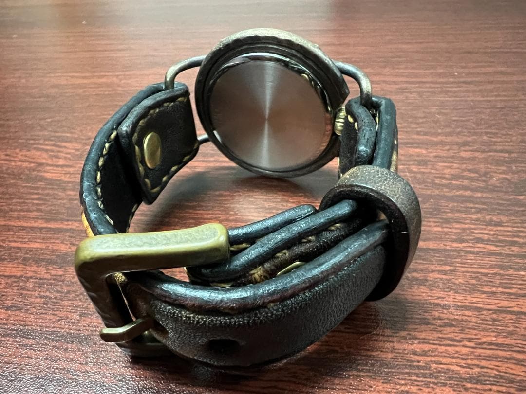 アークラフト ビンテージ風 ハンドメイド クォーツ 奄美大島 泥染めレザーバンド