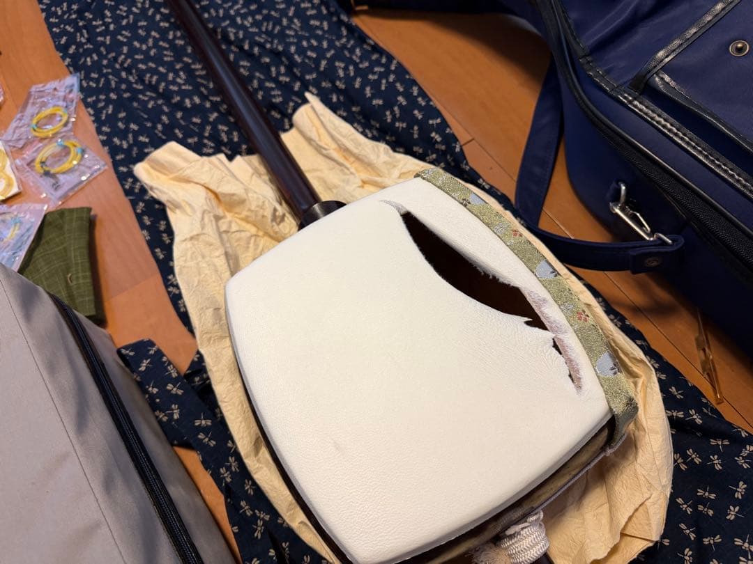 地歌三味線　三つ折り　桐箱　ソフトケース付き