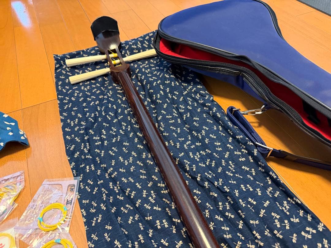 地歌三味線　三つ折り　桐箱　ソフトケース付き