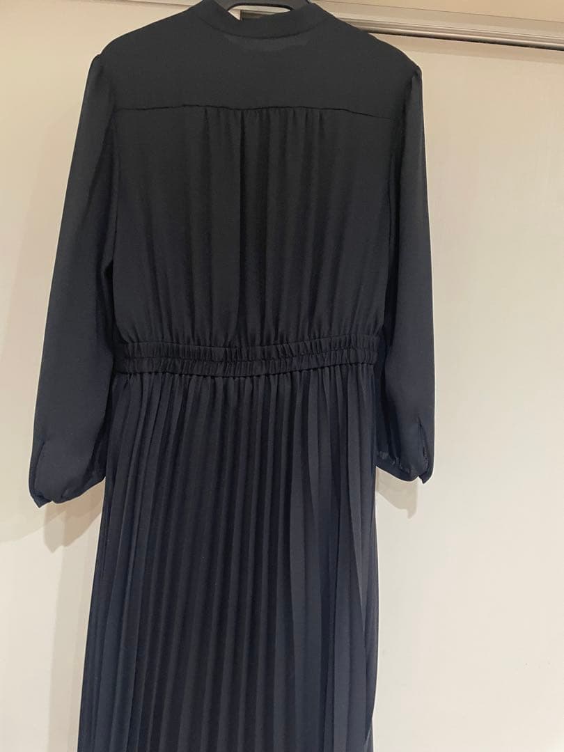 23区　クリスタルアムンゼン　プリーツ ワンピース