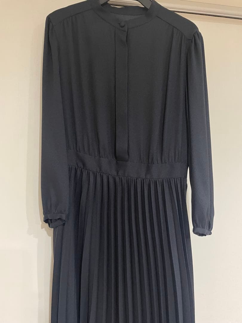 23区　クリスタルアムンゼン　プリーツ ワンピース