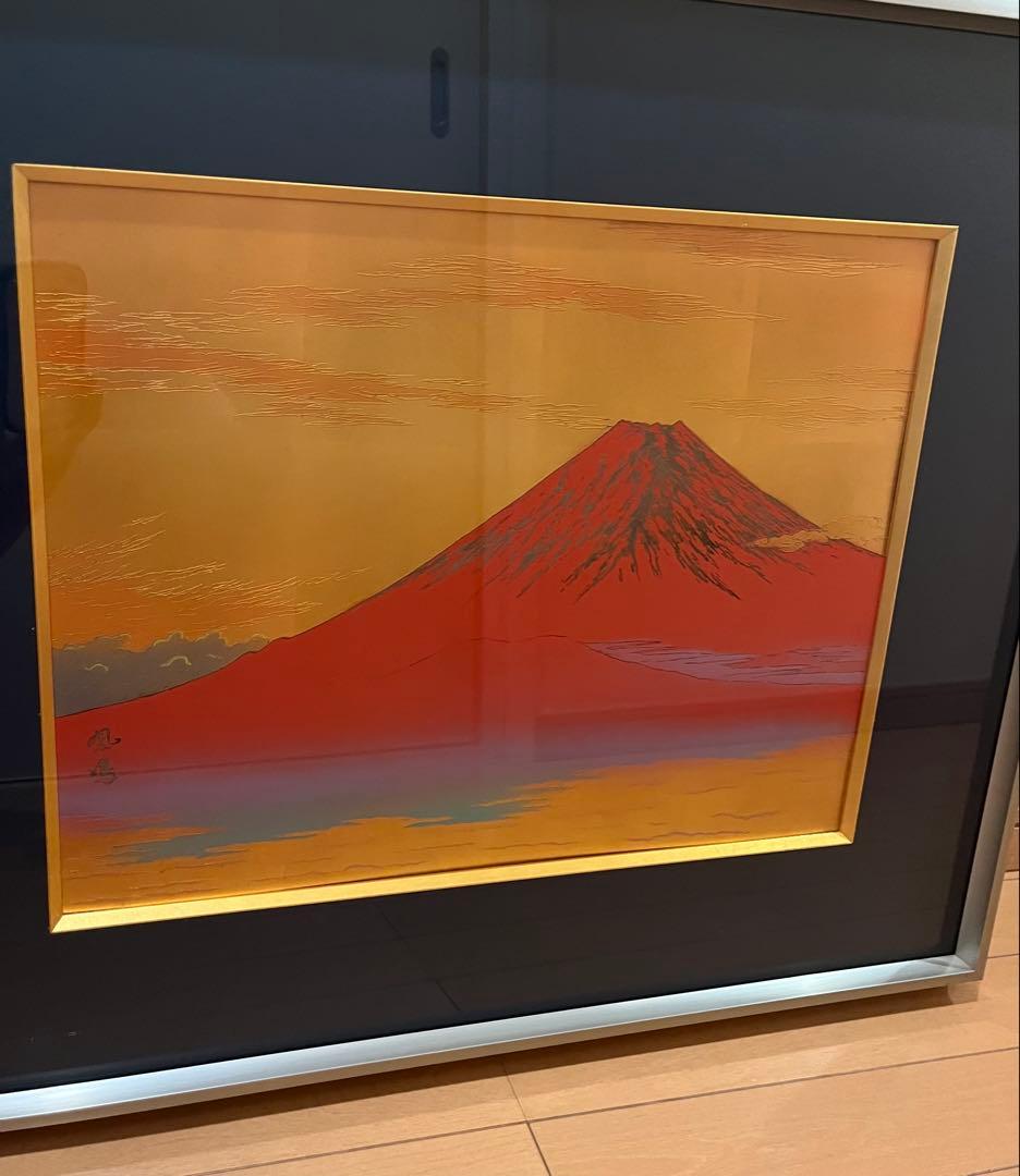 宮越鳳鳴作　赤富士 加賀金箔七宝工芸彫　元箱付き