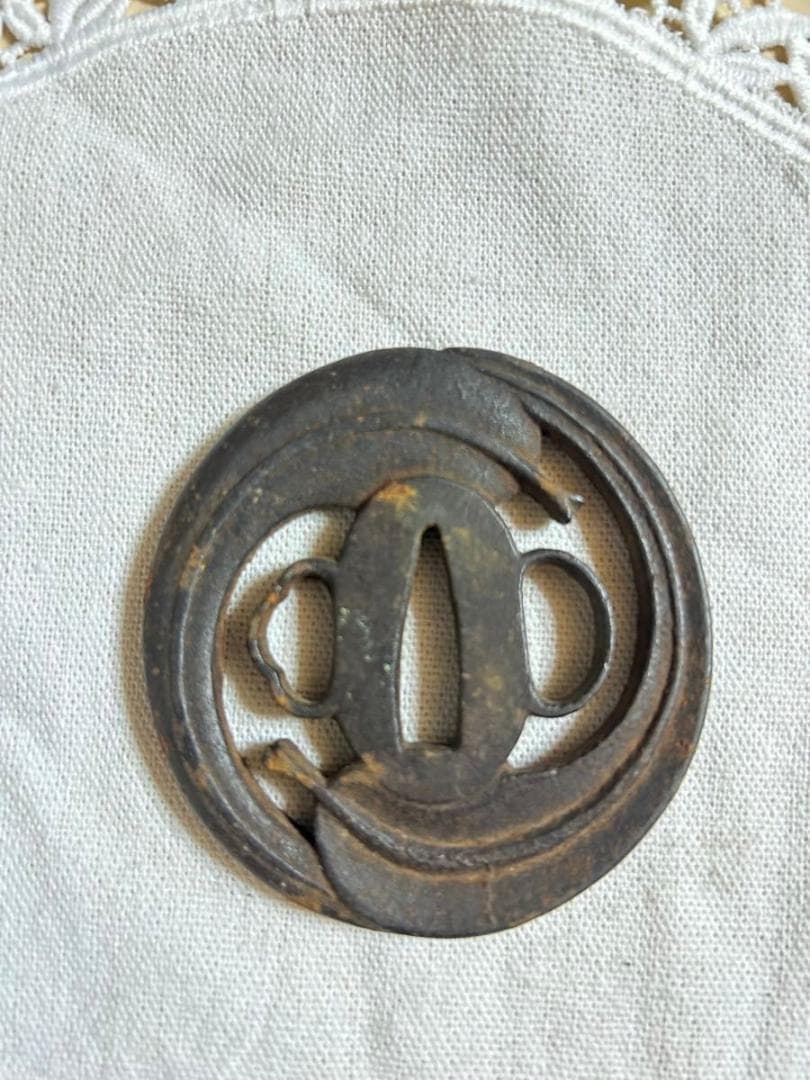 レア品　刀の鍔 鉄製 時代物 骨董品 コレクション　アンティーク　時代物　葉柄