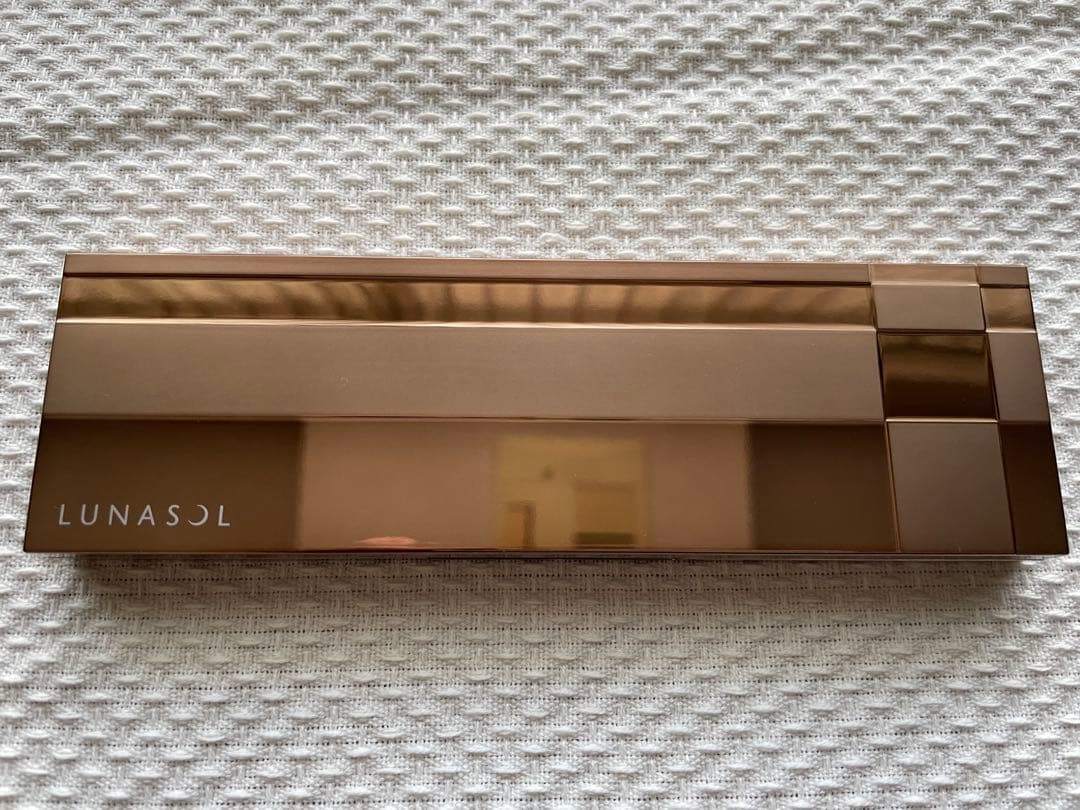 【未使用】LUNASOL ルナソル ザベージュアイズ 01 アイシャドーパレット