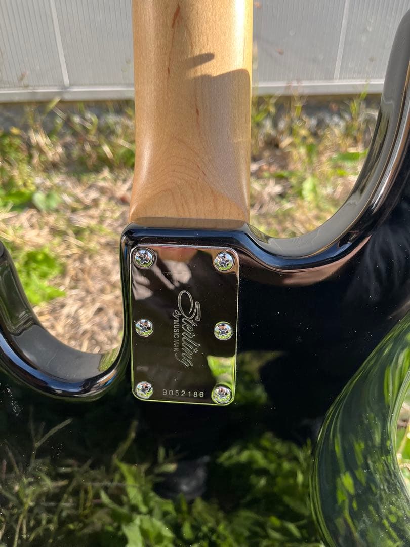 Sterling by Music Man SUB 4弦エレキベース