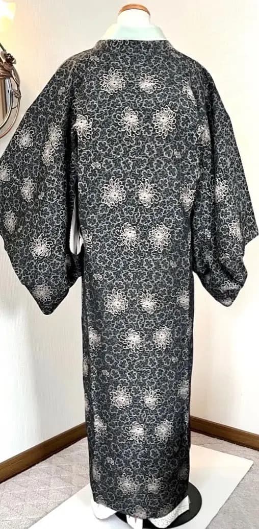 和装コートロング丈 乱菊に葉模様 撥水加工有 身丈132cm 長期保存品