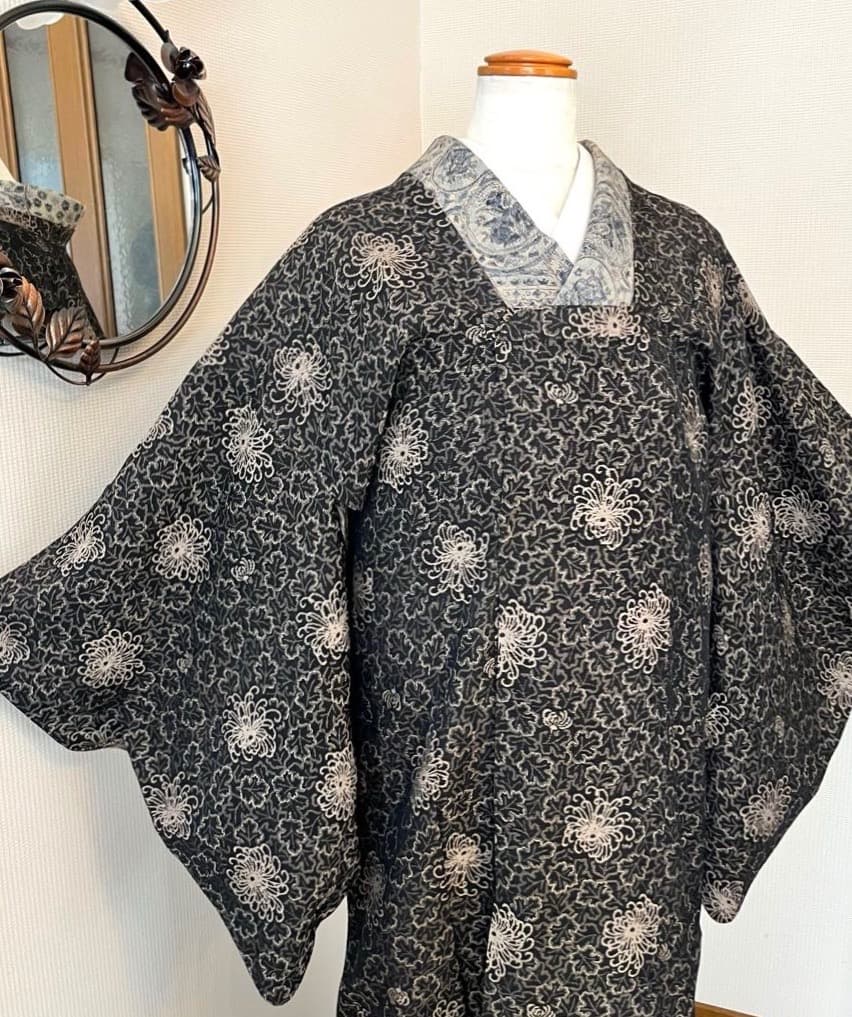 和装コートロング丈 乱菊に葉模様 撥水加工有 身丈132cm 長期保存品