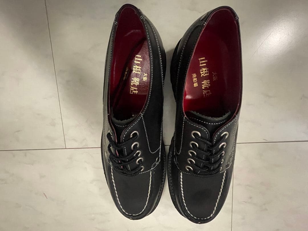 ヤマネ　メンズ　黒のレースアップシューズ　キレイ　エヴィス