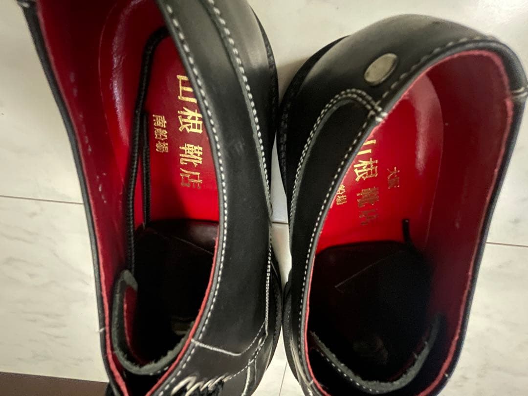 ヤマネ　メンズ　黒のレースアップシューズ　キレイ　エヴィス