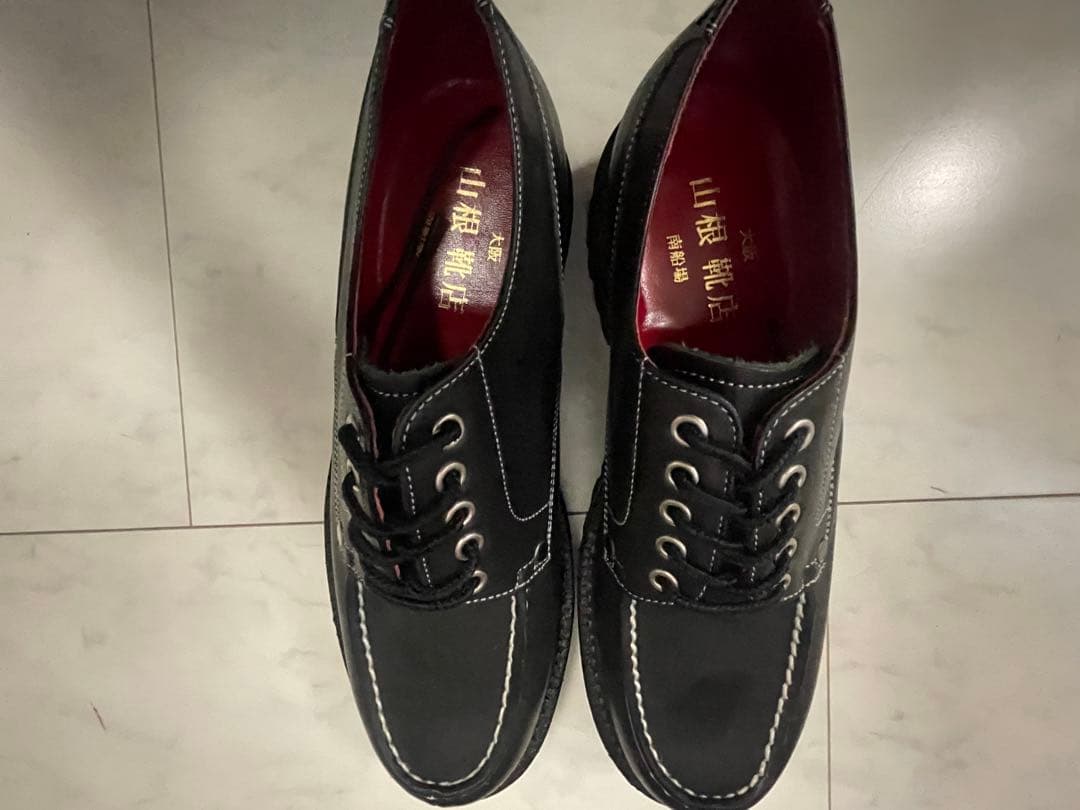 ヤマネ　メンズ　黒のレースアップシューズ　キレイ　エヴィス
