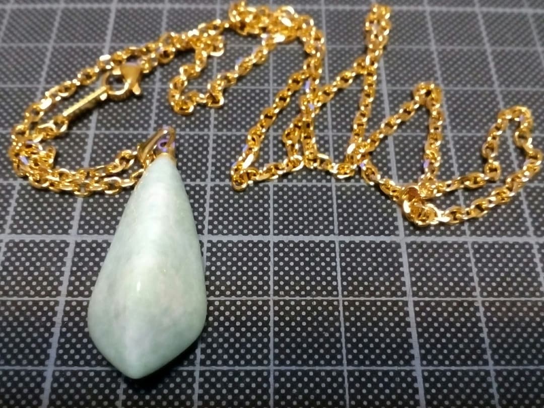 糸魚川翡翠　(翡翠：9.85g、チェーン込み：16.73g)　ネックレス　ヒスイ