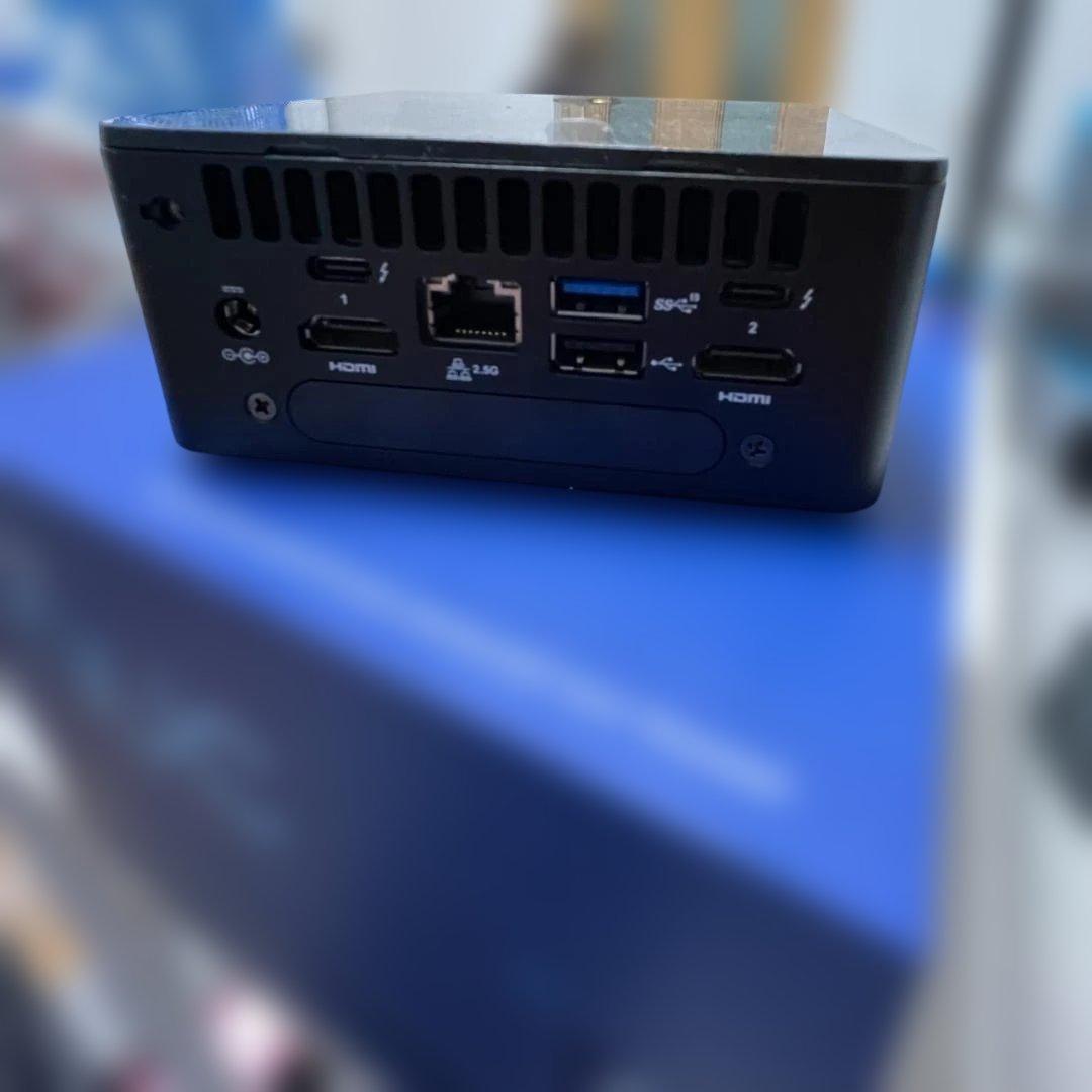 Intel NUC12WSHi3 12世代i3/DDR4 32GB/1TB