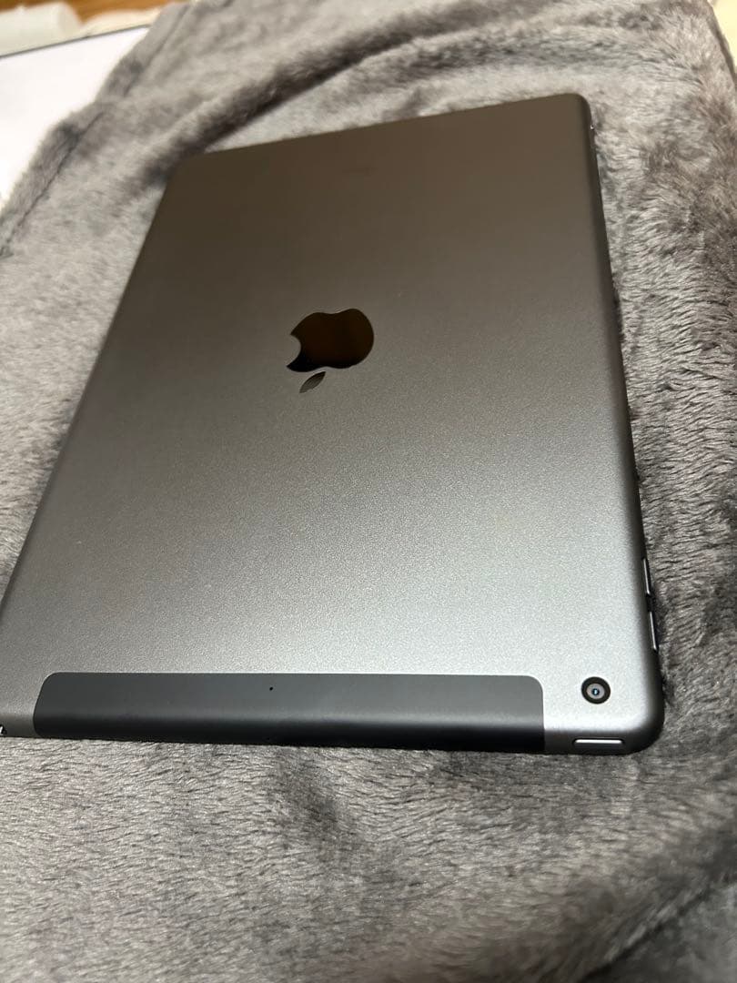 【美品】 iPad スペースグレー 本体　第9世代　セルラーモデル　64GB