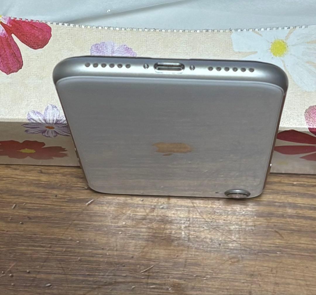 美品 iPhone se第2世代