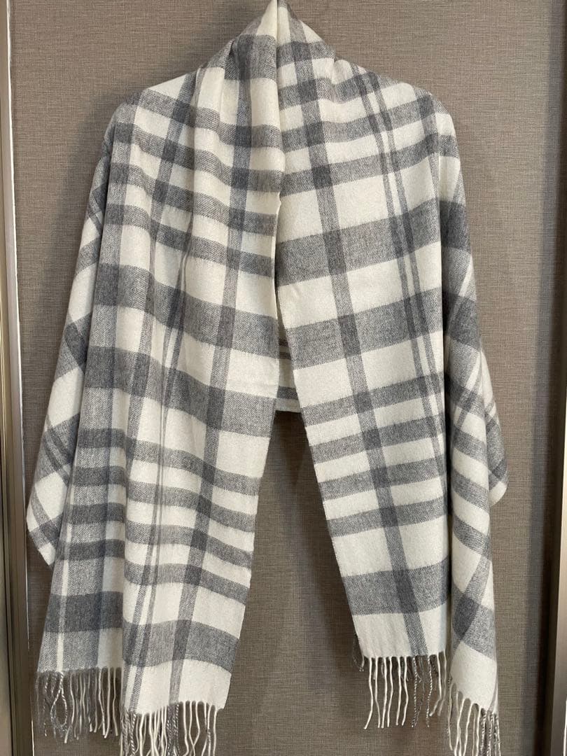 サク23区ピュアカシミヤ チェック柄ストール ライトグレー系