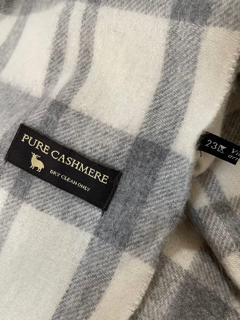 サク23区ピュアカシミヤ チェック柄ストール ライトグレー系