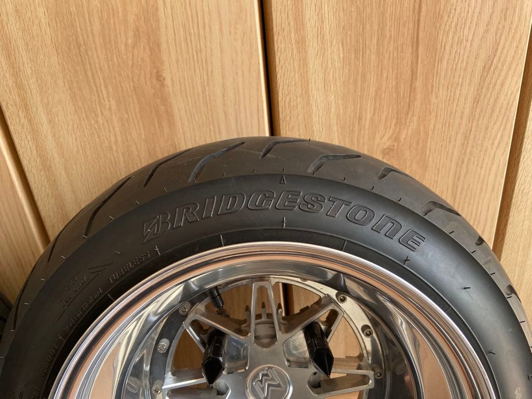 ズーマーホイール