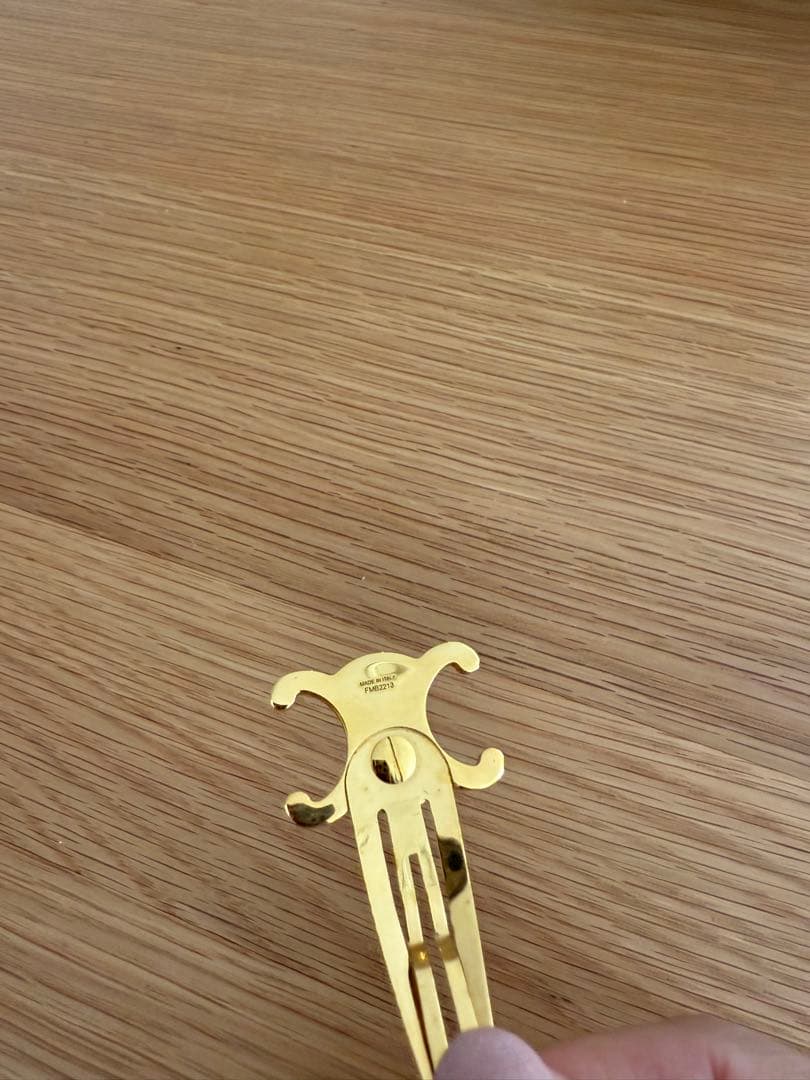 【新品】CELINE セリーヌ　トリオンフ　ヘアピン