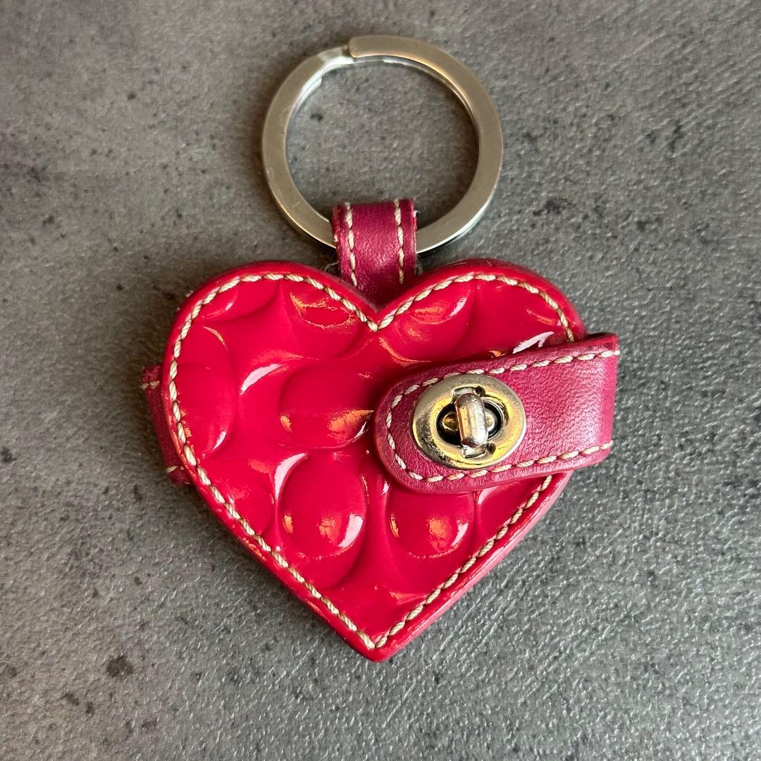 COACH シグネチャー ハート　ターンロック　ピクチャーフレーム　チャーム