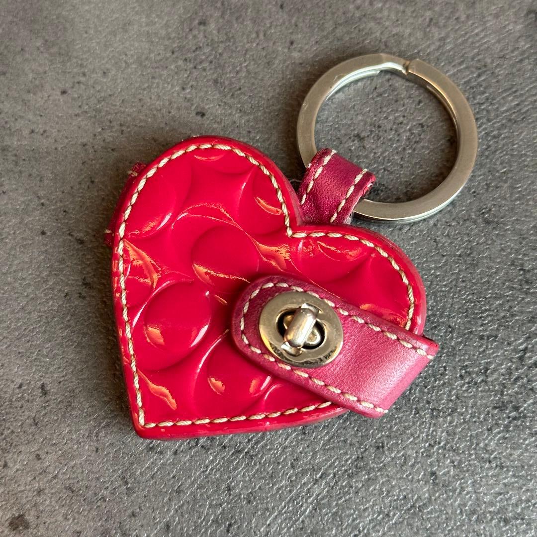 COACH シグネチャー ハート　ターンロック　ピクチャーフレーム　チャーム